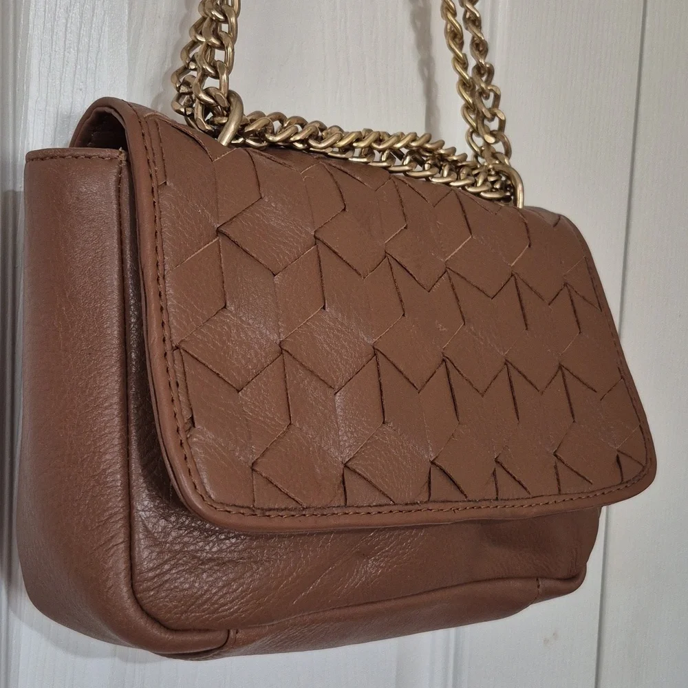 FREE Great American Leatherworks Brown Quilted Chain Strap Shoulder Bag - Picture 3 of 14
